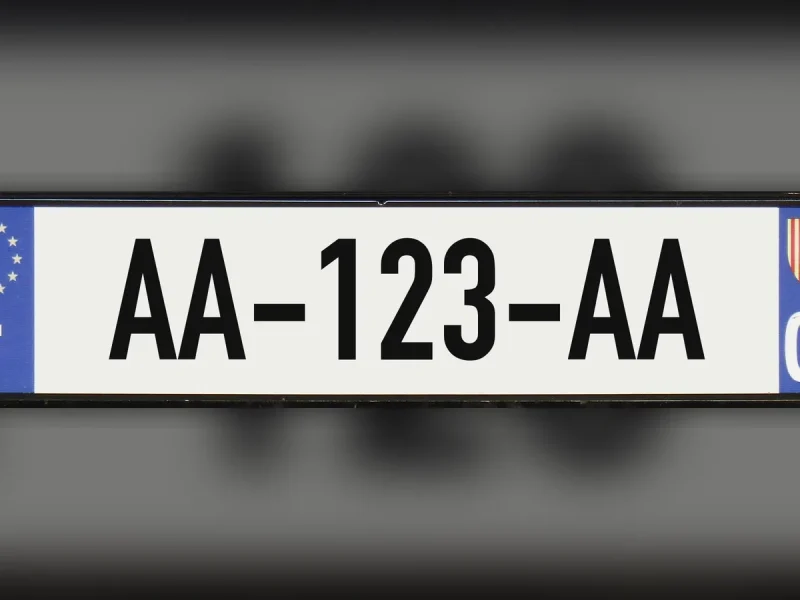 Différences entre plaques d&rsquo;immatriculation standard et personnalisées