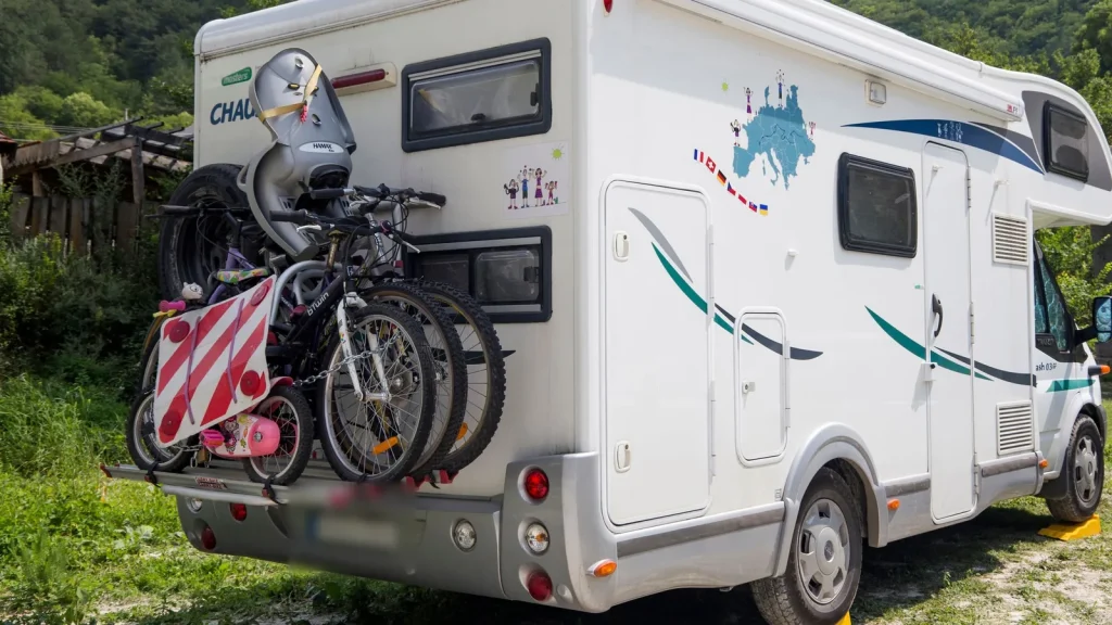 Porte-vélo attelage avec troisième plaque en France